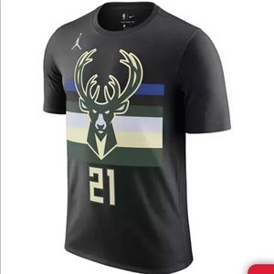 Milwaukee Bucks 21 Holiday Jordan Shirt
